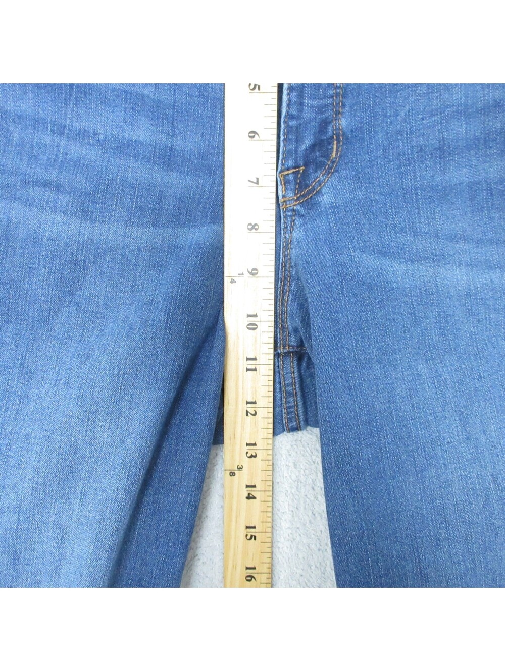 Nine West Chrystie Capri Jeans Women’s Size 14 Blue Stretch Denim Mid Rise 36x24 - Picture 4 of 12